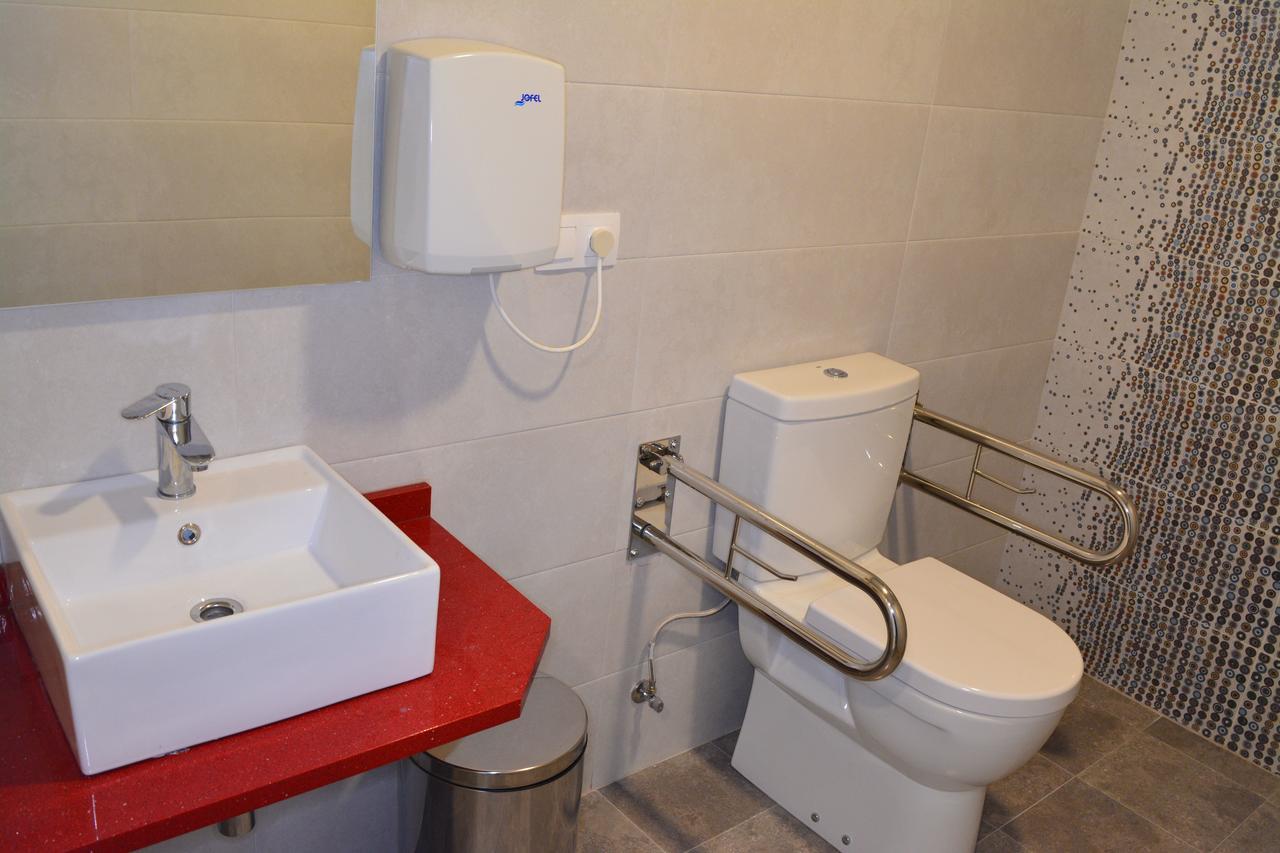 פאלאס דה ריי Hotel Mica מראה חיצוני תמונה