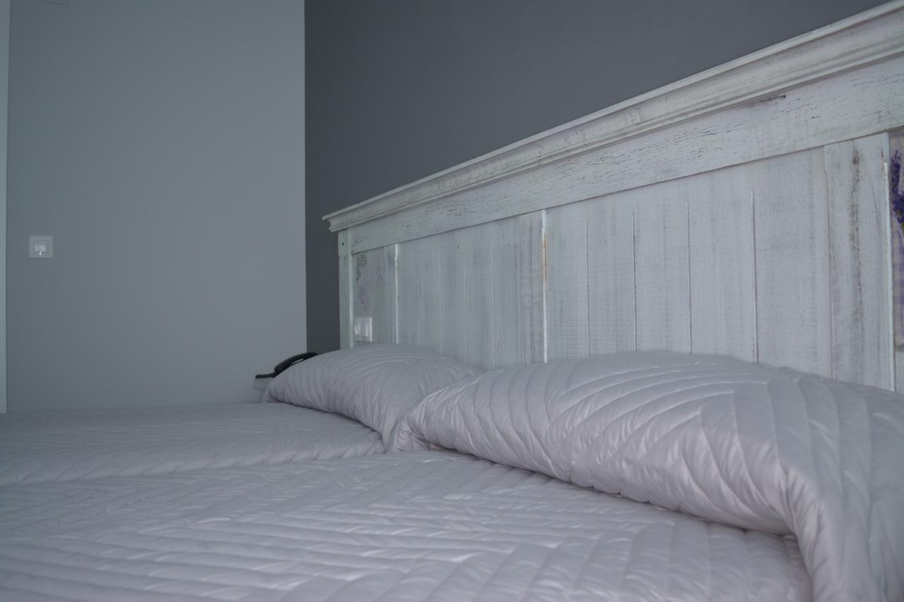 פאלאס דה ריי Hotel Mica מראה חיצוני תמונה